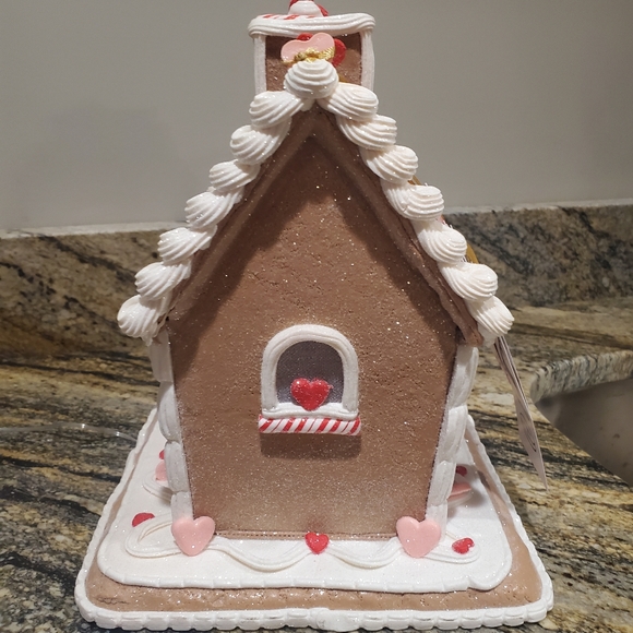 Valentine Hearts Gingerbread House-NWT - Picture 9 of 11